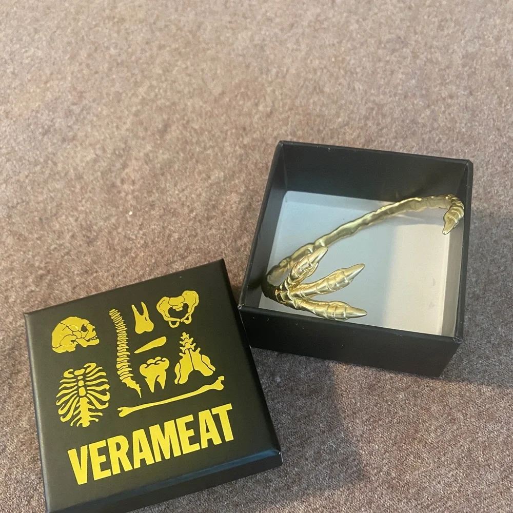 Verameat Fearless Talon Cuff / Brass - Picture 7 of 12